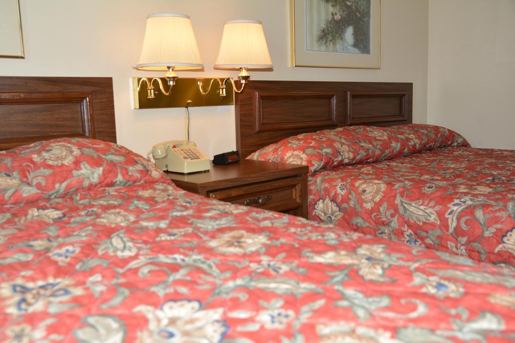 Lake Eufaula Inn & Suites Checotah Екстер'єр фото