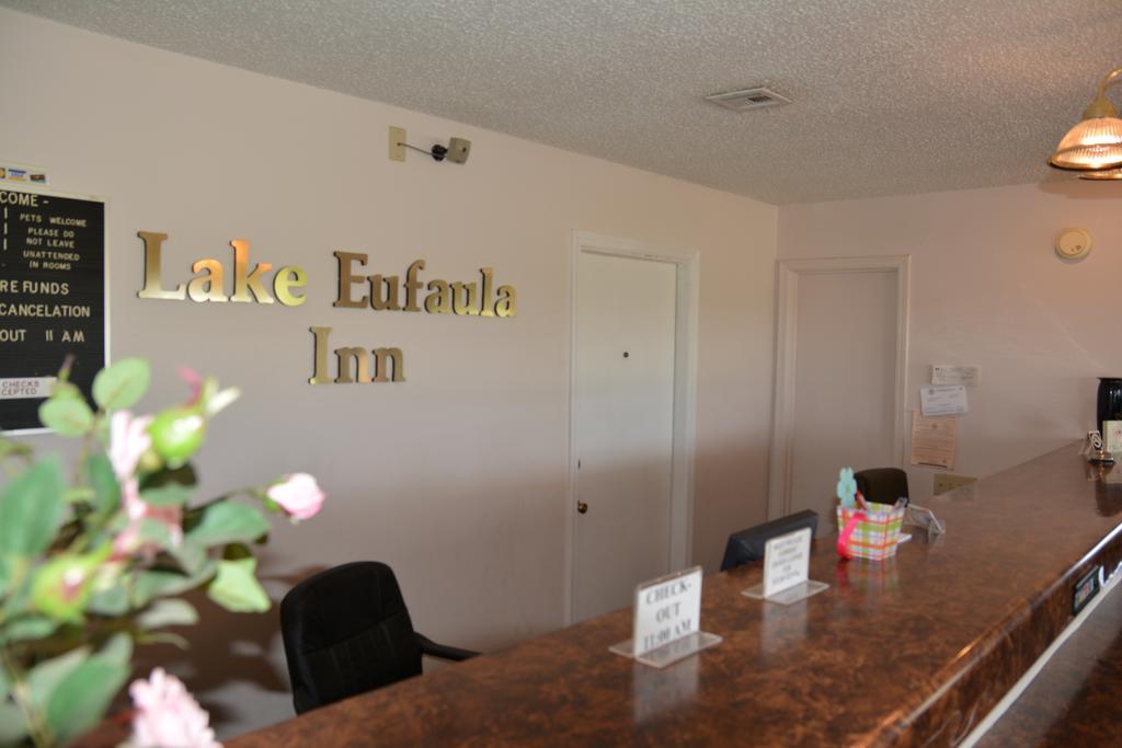 Lake Eufaula Inn & Suites Checotah Екстер'єр фото