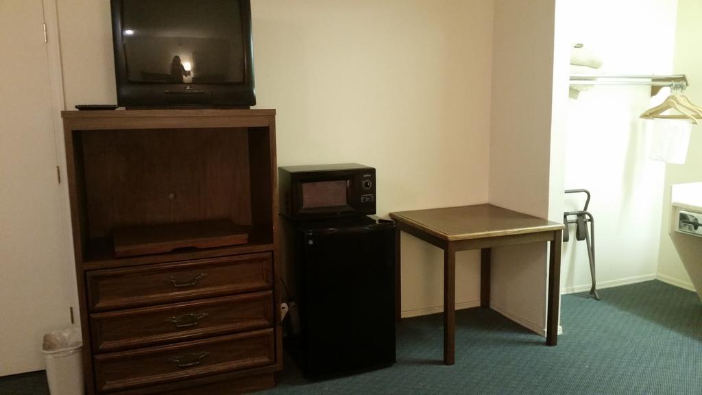 Lake Eufaula Inn & Suites Checotah Екстер'єр фото