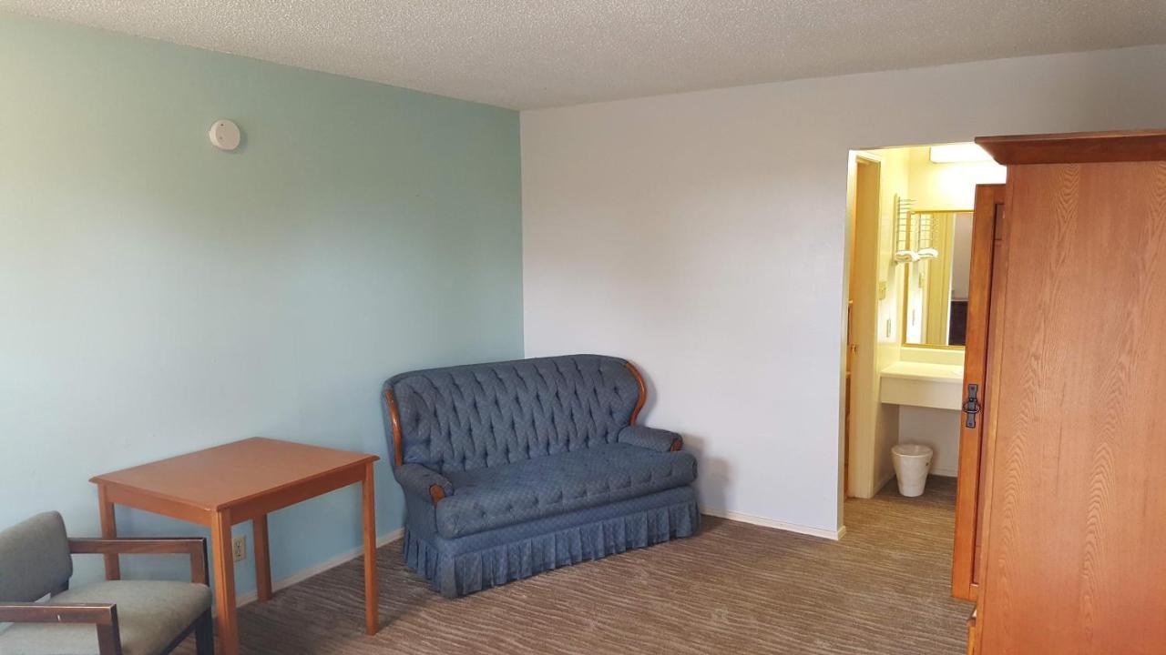 Lake Eufaula Inn & Suites Checotah Екстер'єр фото